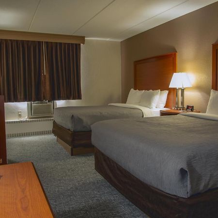 Quality Inn Stadium Area Грин Бэй Экстерьер фото