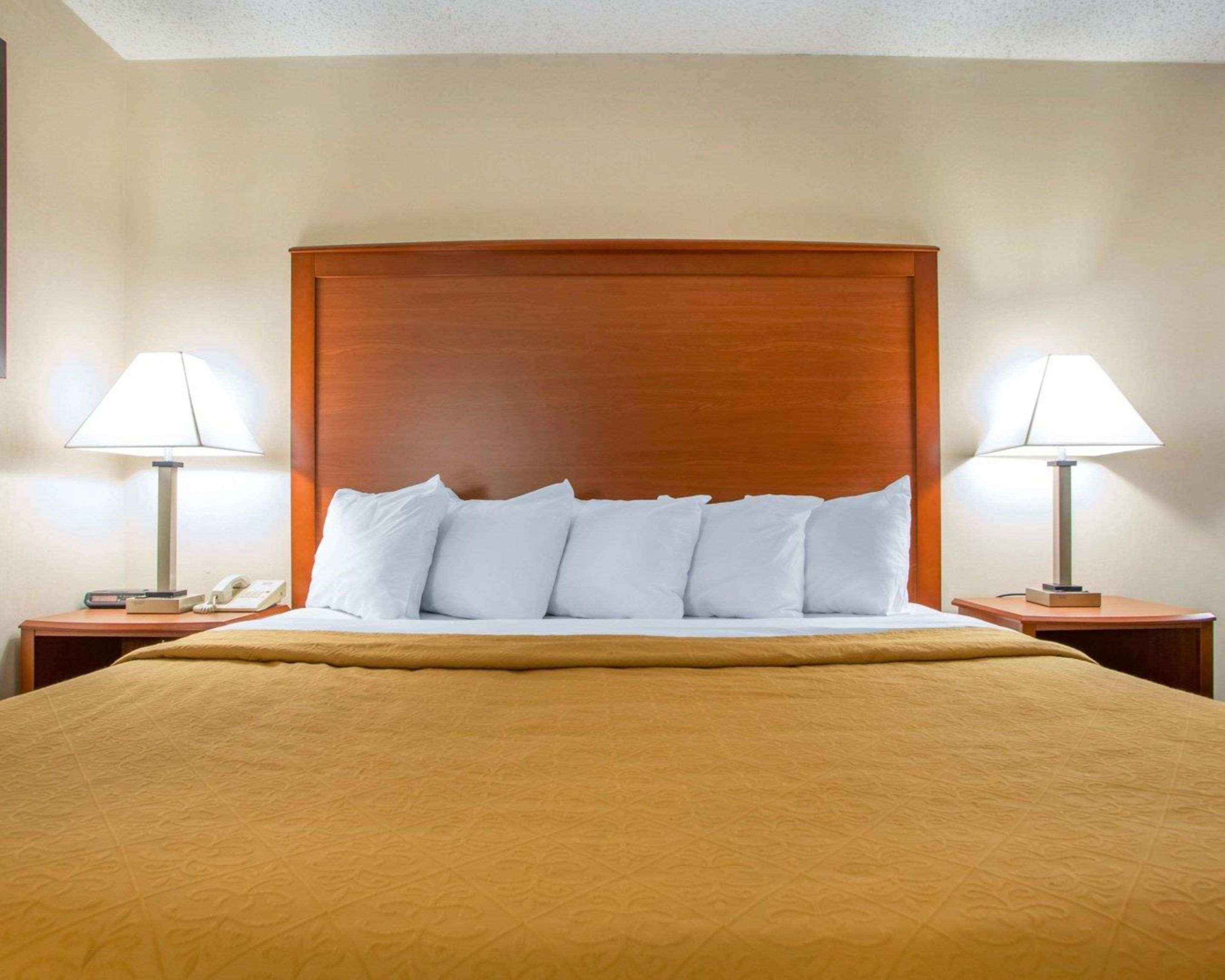 Quality Inn Stadium Area Грин Бэй Экстерьер фото