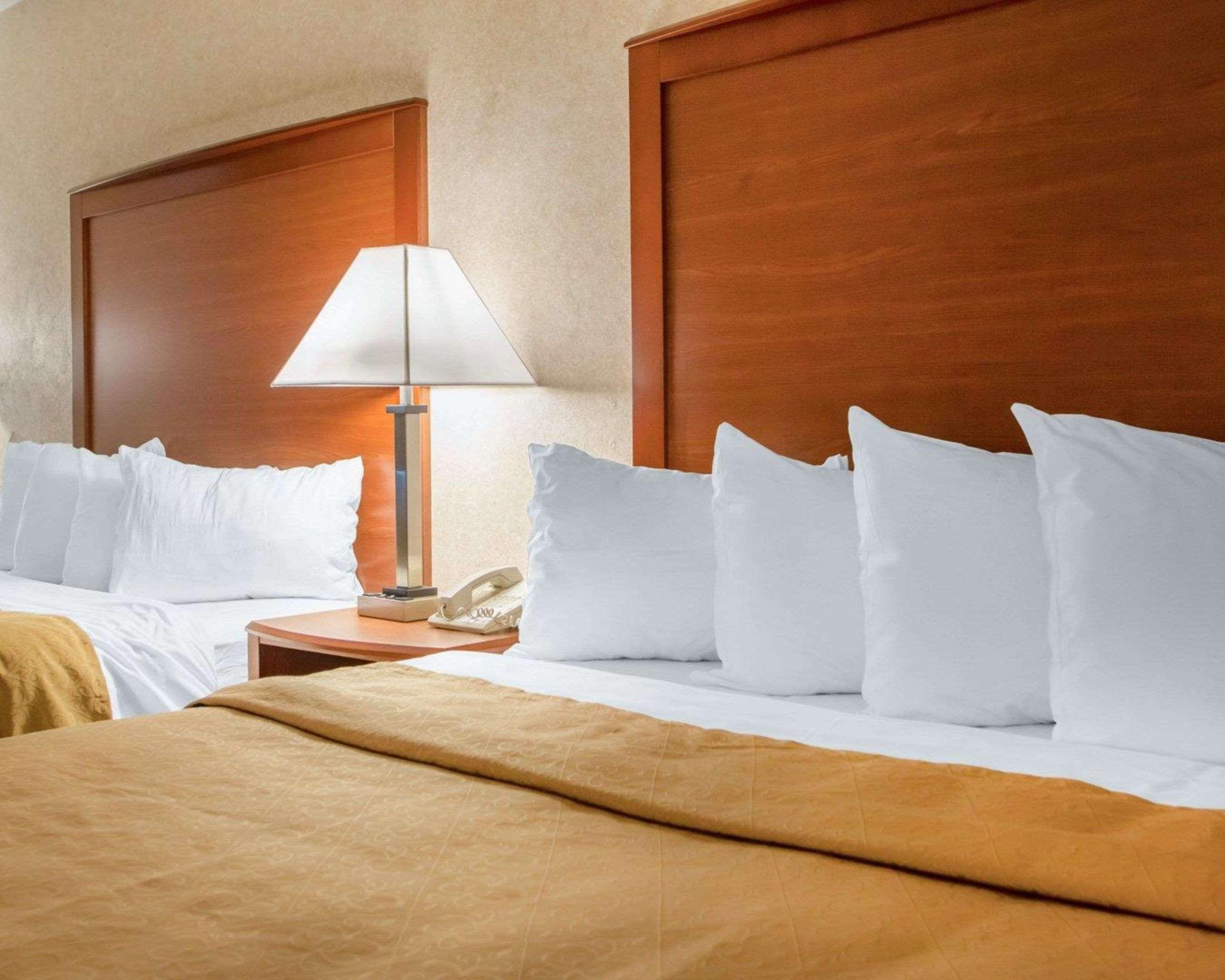 Quality Inn Stadium Area Грин Бэй Экстерьер фото
