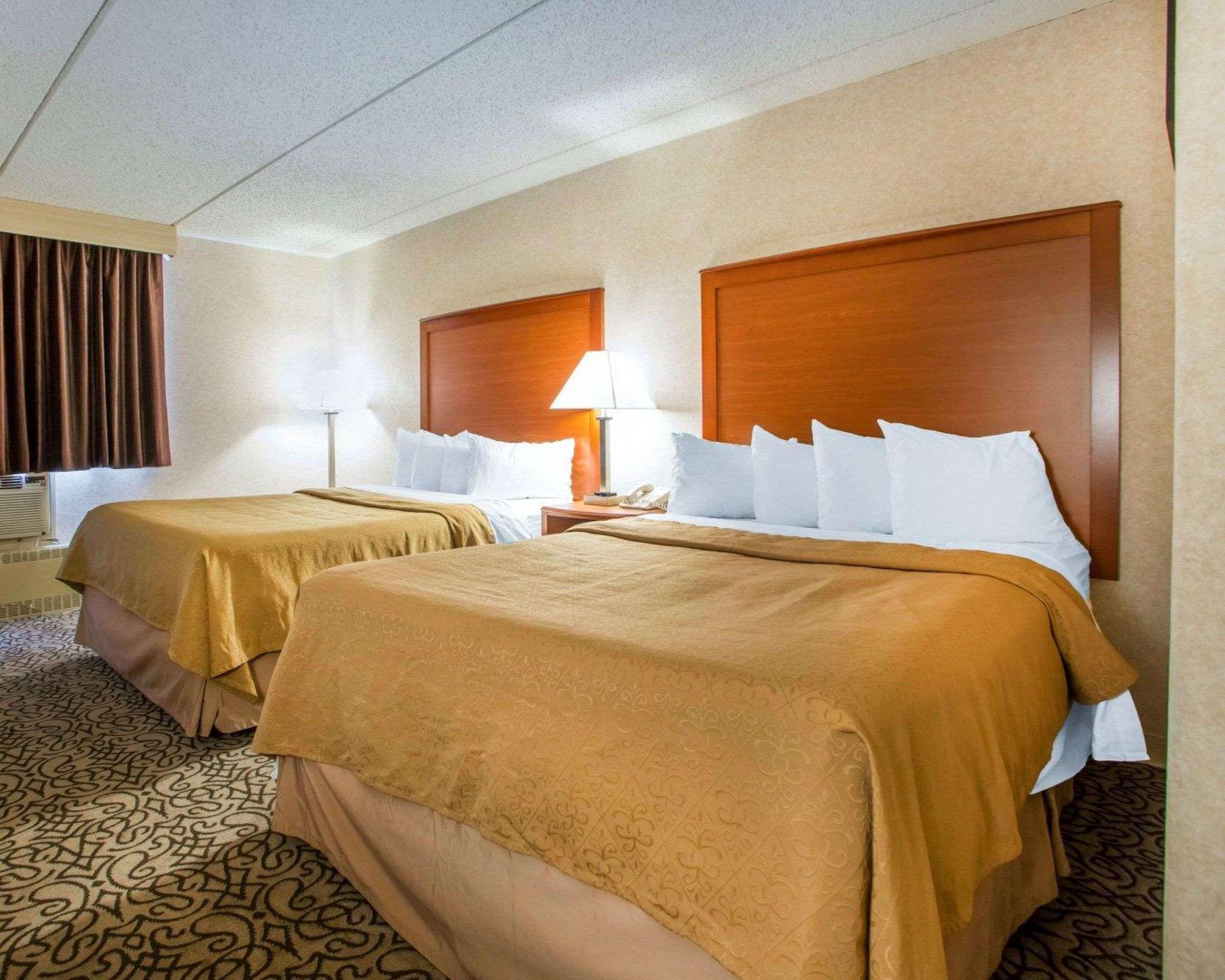 Quality Inn Stadium Area Грин Бэй Экстерьер фото