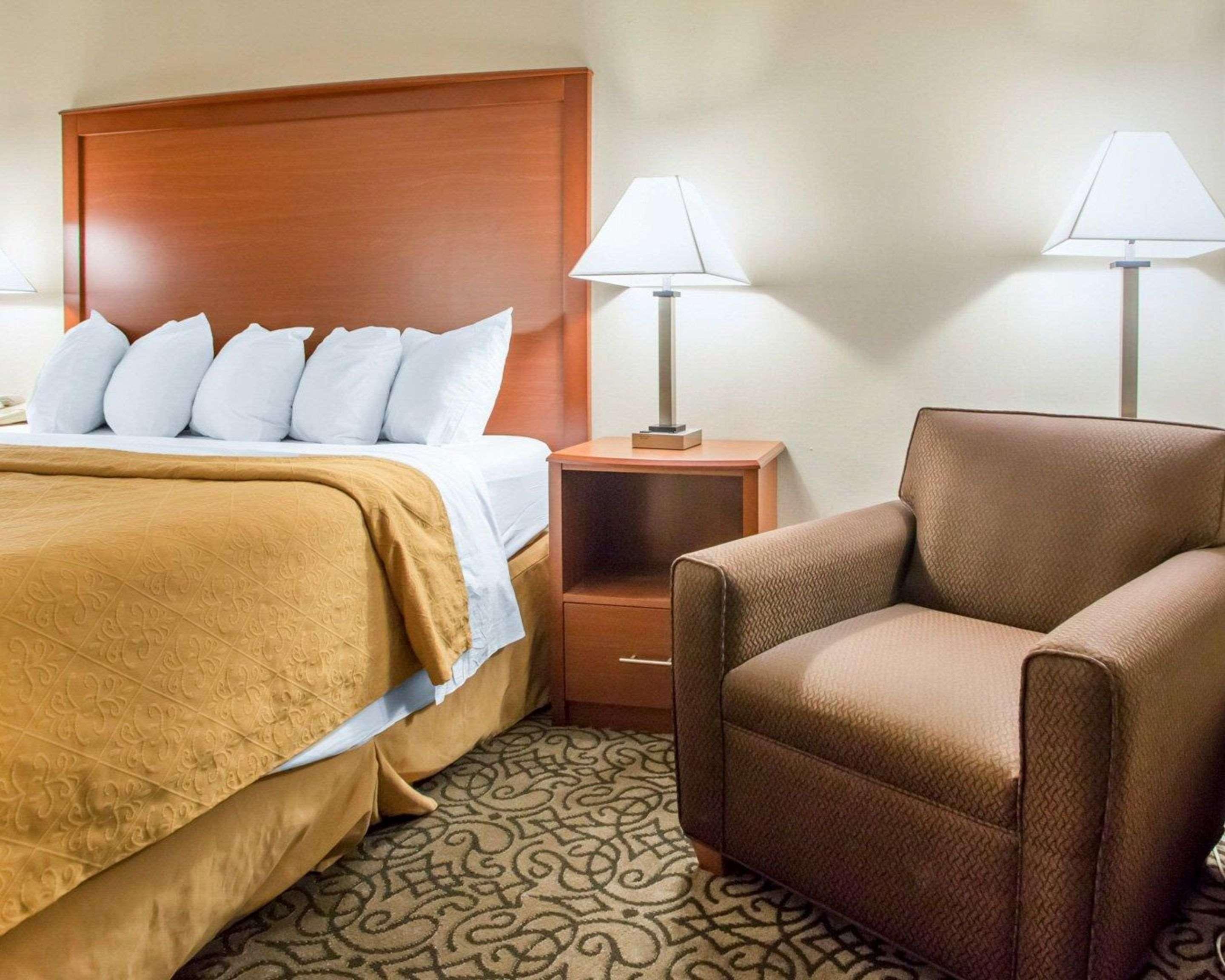 Quality Inn Stadium Area Грин Бэй Экстерьер фото