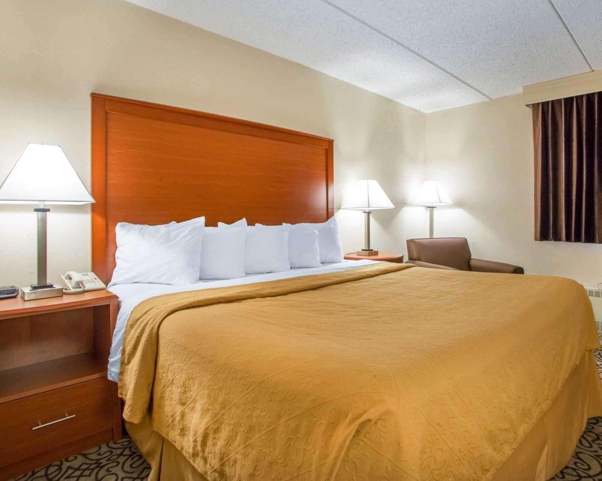 Quality Inn Stadium Area Грин Бэй Экстерьер фото