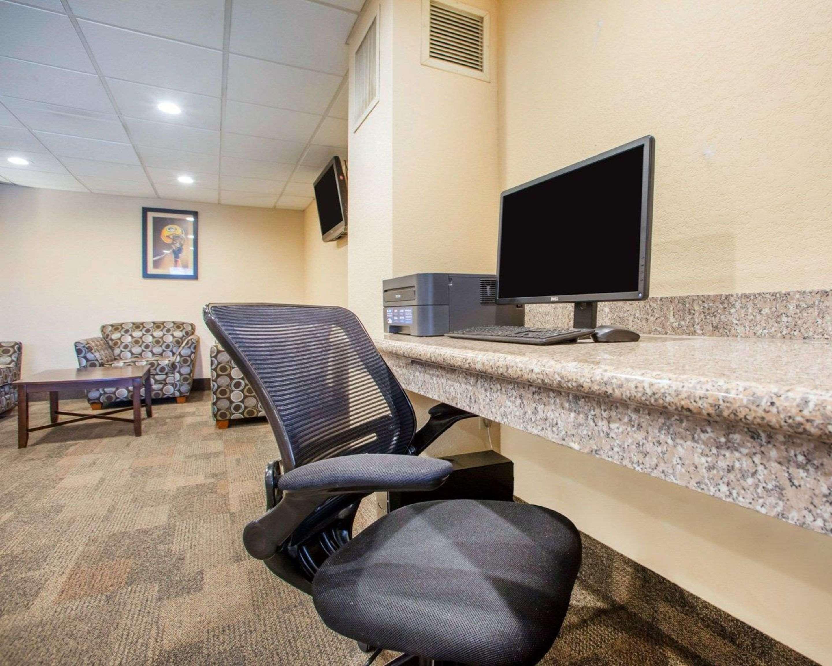 Quality Inn Stadium Area Грин Бэй Экстерьер фото