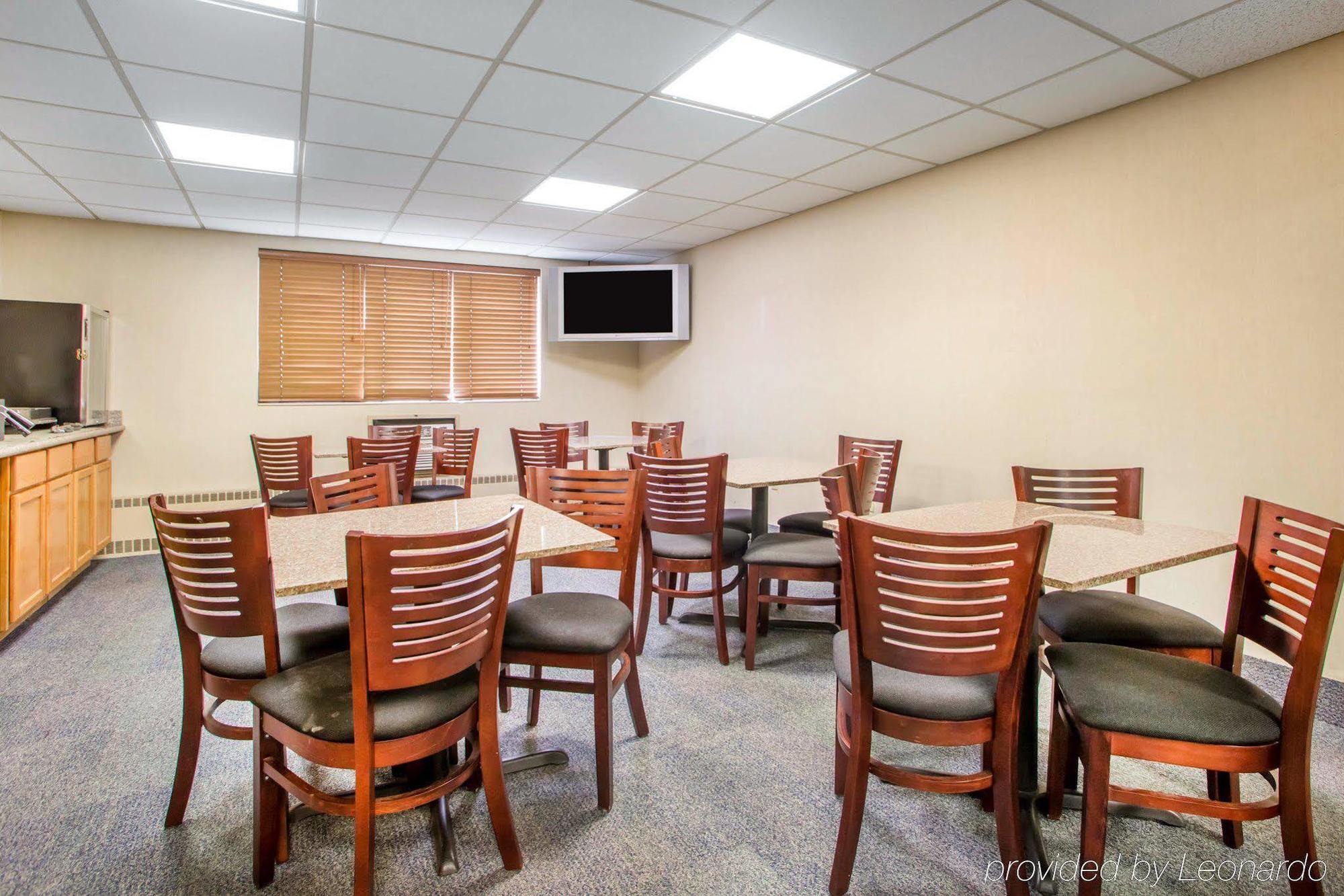 Quality Inn Stadium Area Грин Бэй Экстерьер фото