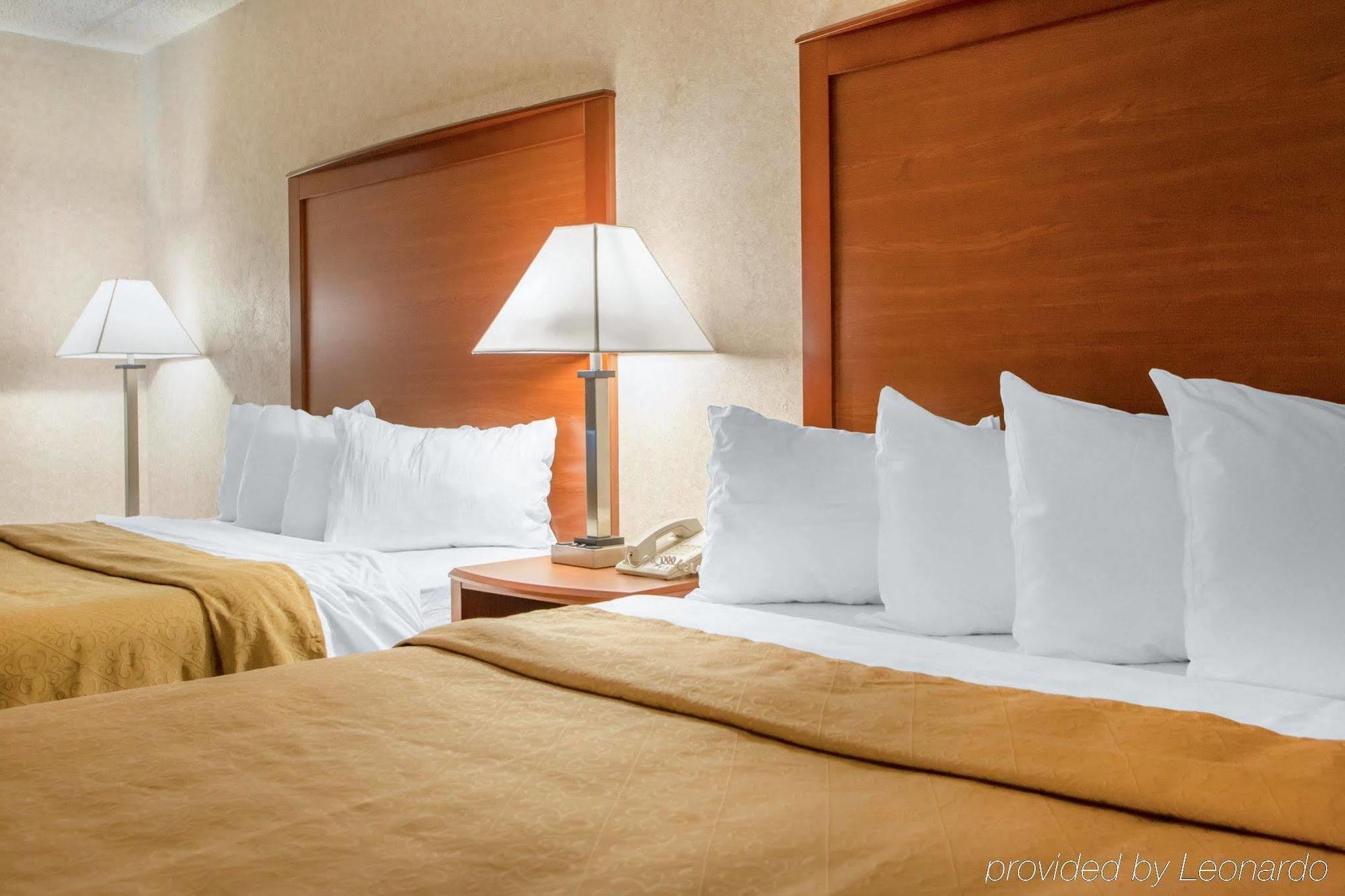 Quality Inn Stadium Area Грин Бэй Экстерьер фото