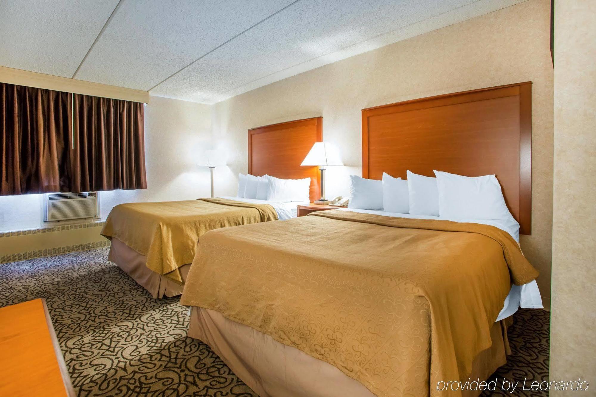 Quality Inn Stadium Area Грин Бэй Экстерьер фото
