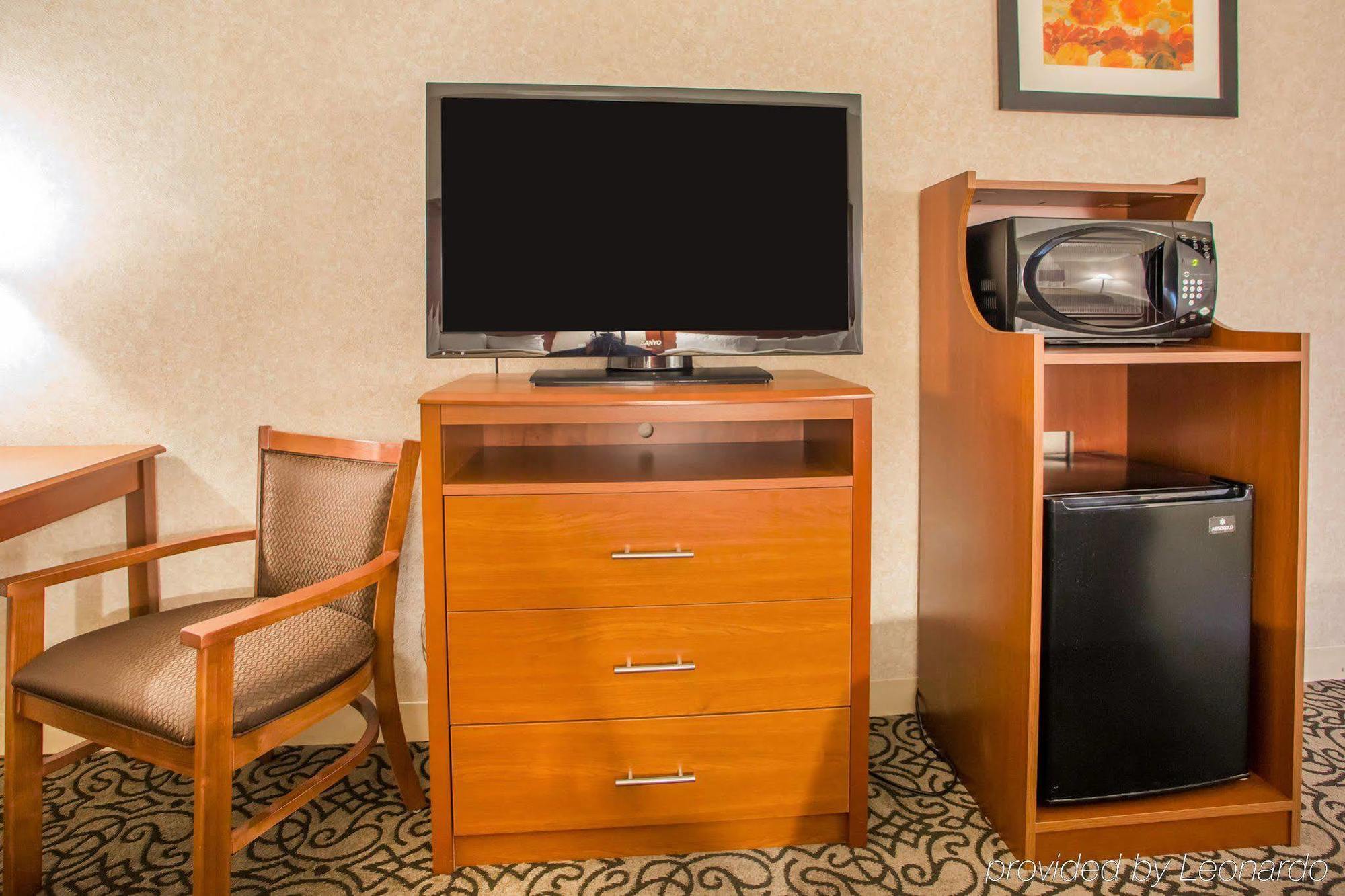 Quality Inn Stadium Area Грин Бэй Экстерьер фото